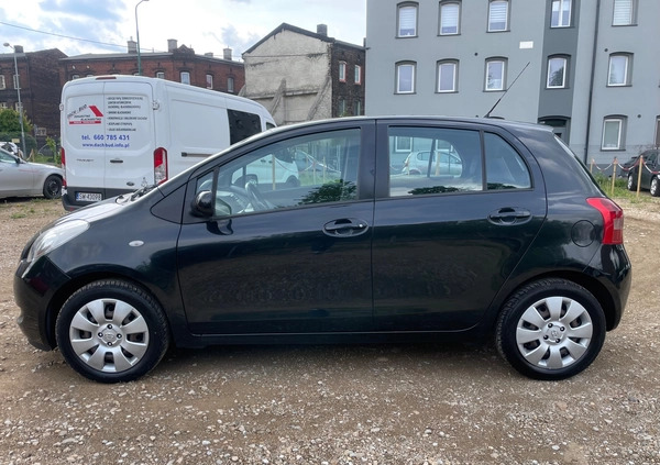 Toyota Yaris cena 17500 przebieg: 177000, rok produkcji 2007 z Świętochłowice małe 667